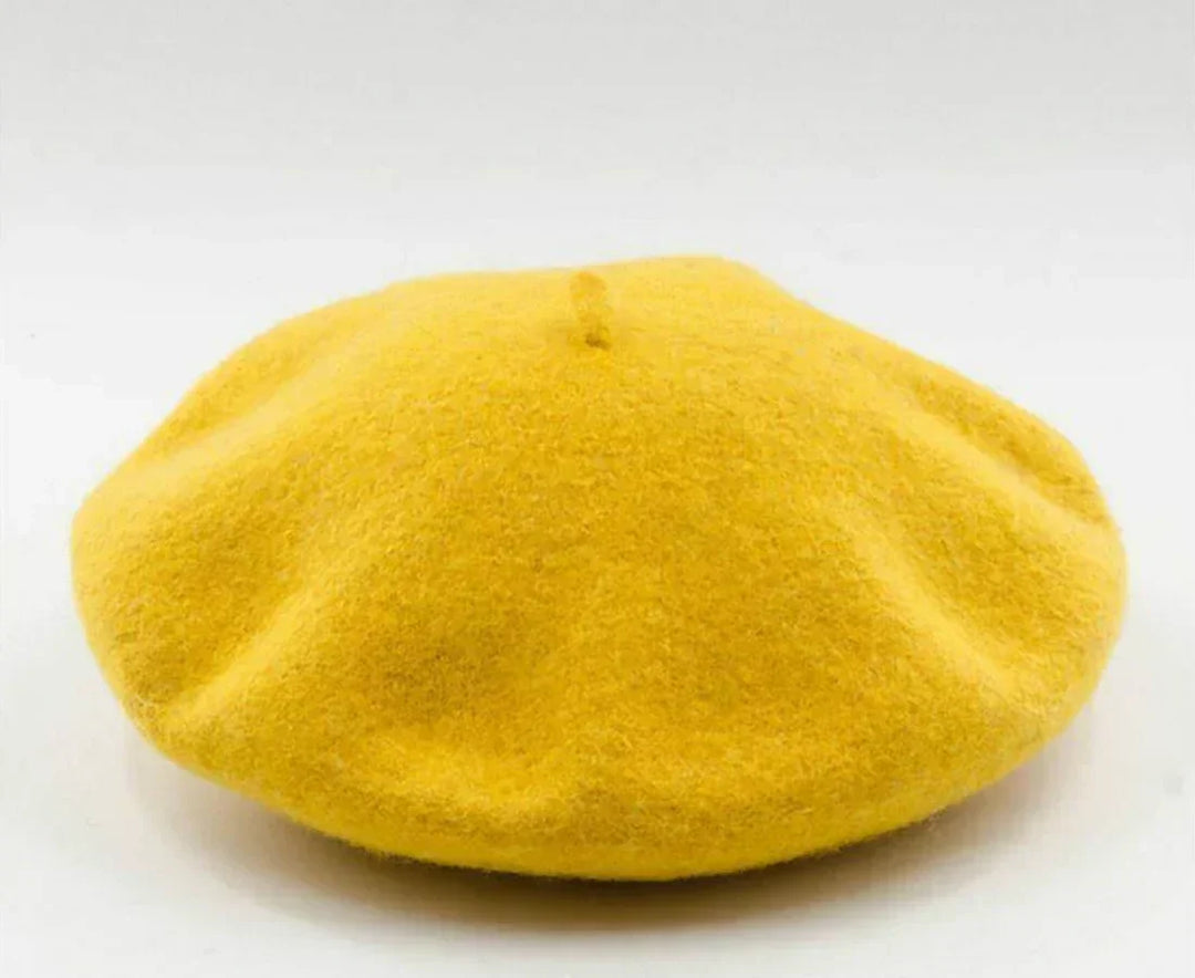 Stylish women's beret, perfect for winter, a chic and warm fashion accessory headwear.