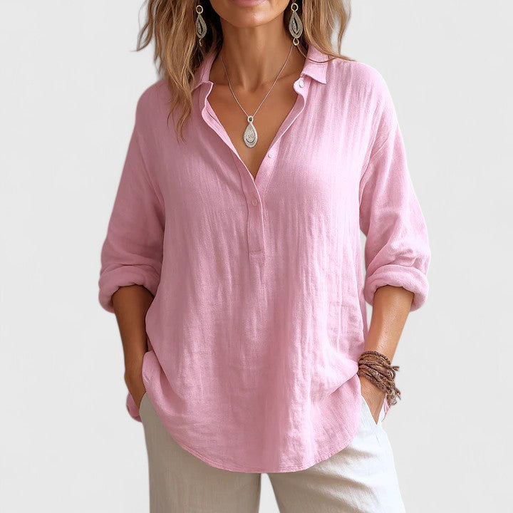 Chic women's flowy blouse, perfect for comfortable everyday elegance. Versatile casual top for spring & summer style.