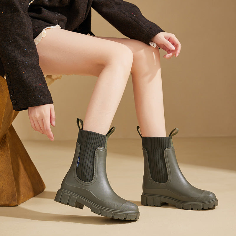 Chic women's waterproof all-weather boots. Stay dry & stylish in rain or snow. Comfortable and durable outdoor footwear.