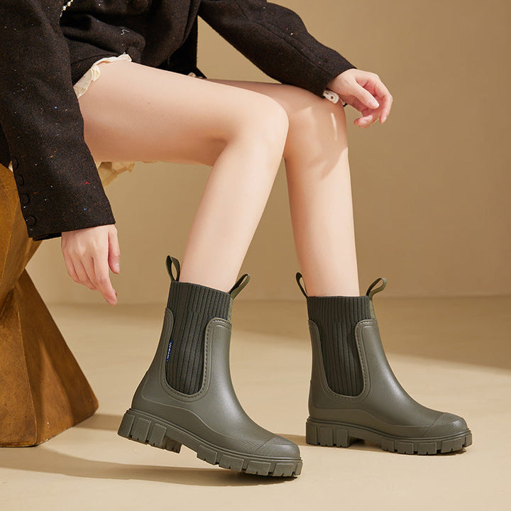 Chic women's waterproof all-weather boots. Stay dry & stylish in rain or snow. Comfortable and durable outdoor footwear.