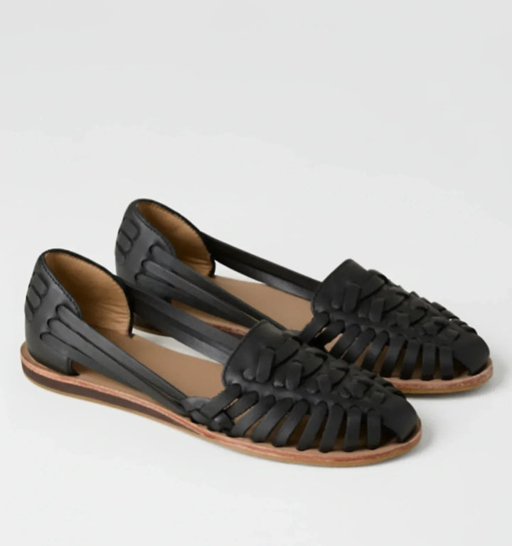 Chic women's woven slip-on mules with orthopedic foot support for all-day comfort and casual summer style.