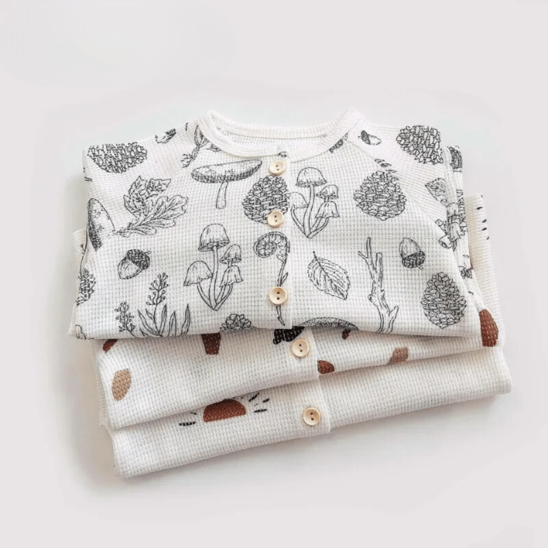 Children's airy cotton sleepwear set, light blue shirt and shorts, for comfortable sleep and play