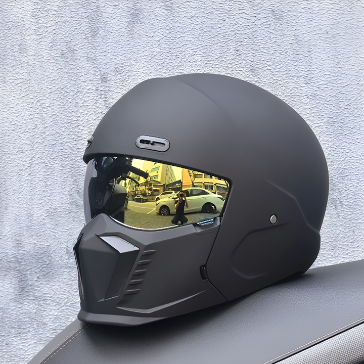 Classic full face motorcycle helmet for men & women. DOT & ECE certified protective riding gear.