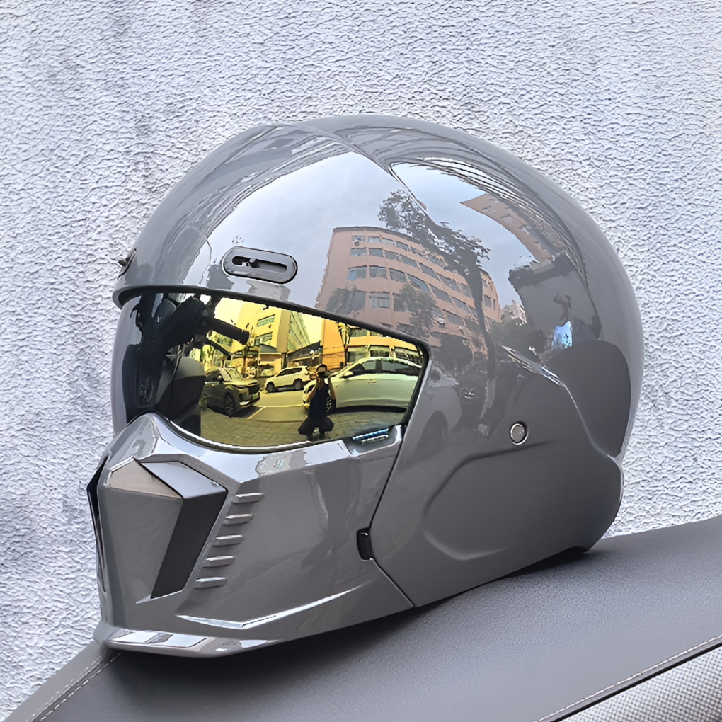 Ventilated classic full face motorcycle helmet. Keeps riders cool & comfortable during long motorcycle trips.