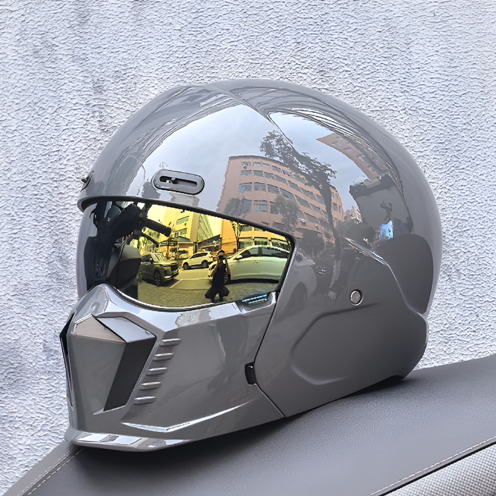 Ventilated classic full face motorcycle helmet. Keeps riders cool & comfortable during long motorcycle trips.