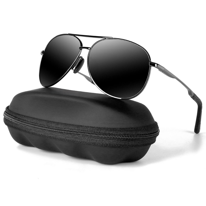 Classic unisex polarized aviator sunglasses with UV400 protection and metal frame for glare reduction.