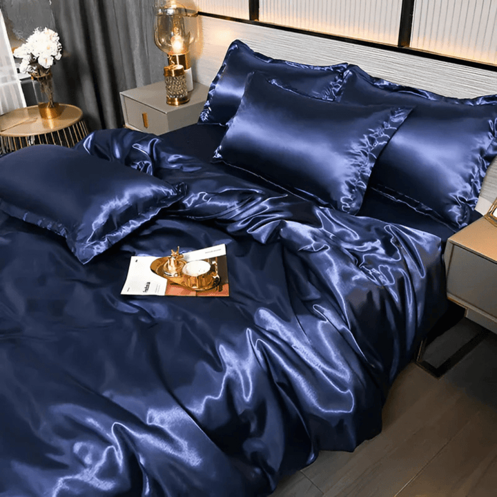 Complete polyester bedding collection, featuring a luxurious duvet cover, fitted sheet, and pillowcases.