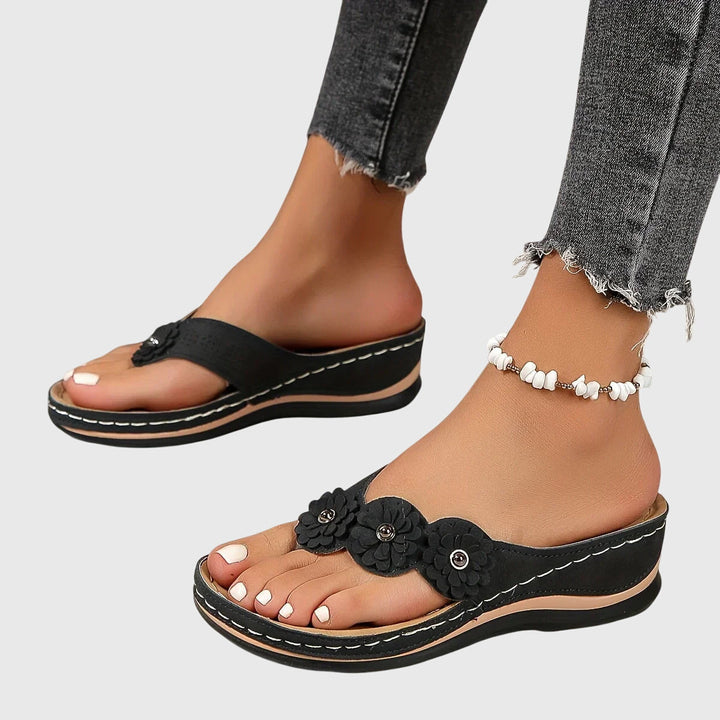 Comfortable women's flip flops for beachwear, orthopedic design, arch support for happy feet all day long.
