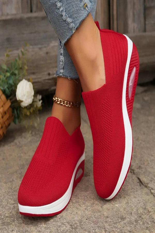 Comfortable women's orthopedic travel shoes, ensuring all-day foot support & pain relief.