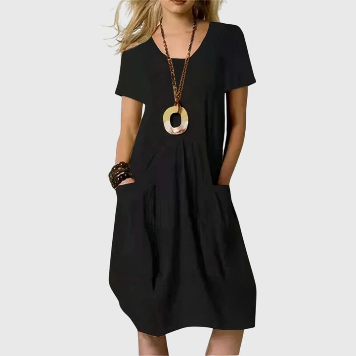 Chic A-line casual dress for women, featuring a loose fit and practical pockets for spring and summer fashion.