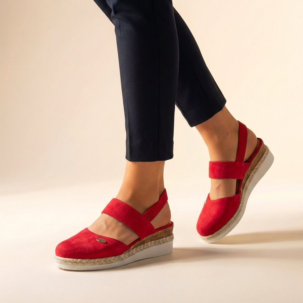 Casual women's espadrille platform sandals with comfortable design for all-day summer wear.