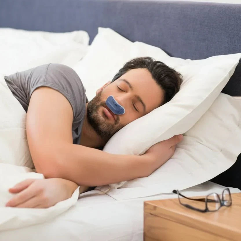 Advanced compact CPAP machine, designed for effective sleep apnea treatment & snoring prevention.