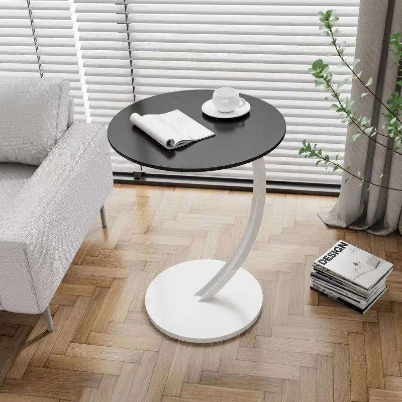 Reinforced compact table, perfect for small living rooms or bedrooms.