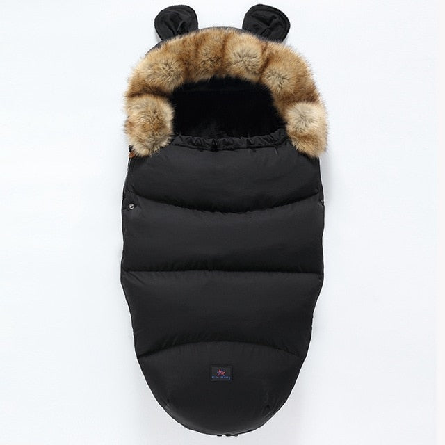 Baby winter footmuff, stroller sleeping bag for newborns, warm & windproof, universal comfort accessory.