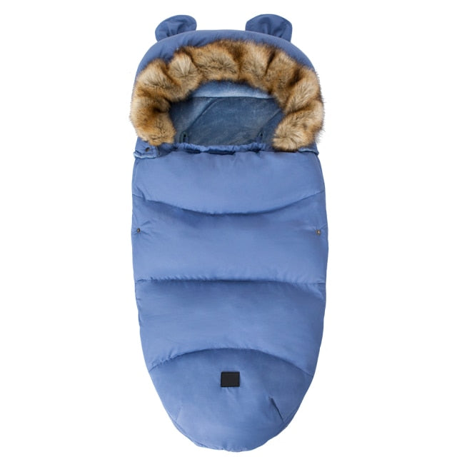 Universal stroller footmuff, windproof sleeping bag for infants, cozy winter baby gear, easy to use.