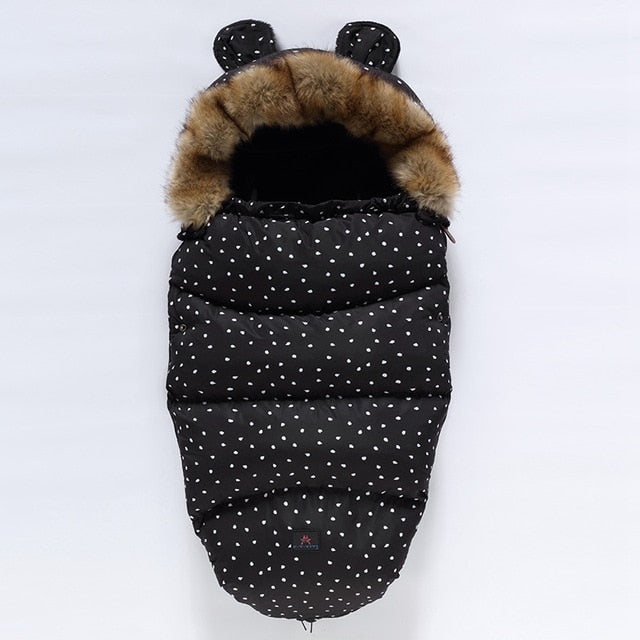 Newborn stroller sleeping bag, cozy winter footmuff, soft cotton blend for maximum warmth & comfort.