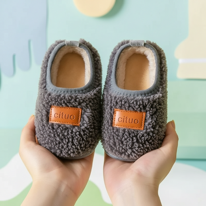 Cozy anti-slip winter house slippers for kids, made for maximum warmth.