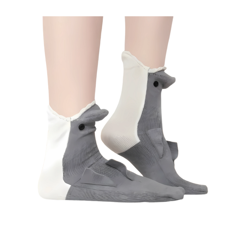 Soft, warm unisex creature socks with an adorable cat motif for cozy comfort