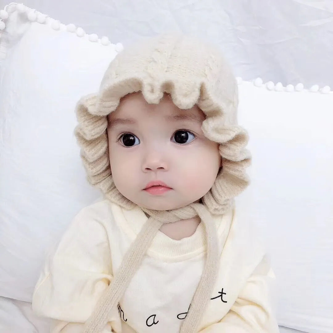 Girls' hooded winter hat, soft woolen material, ideal for chilly days and outdoor play