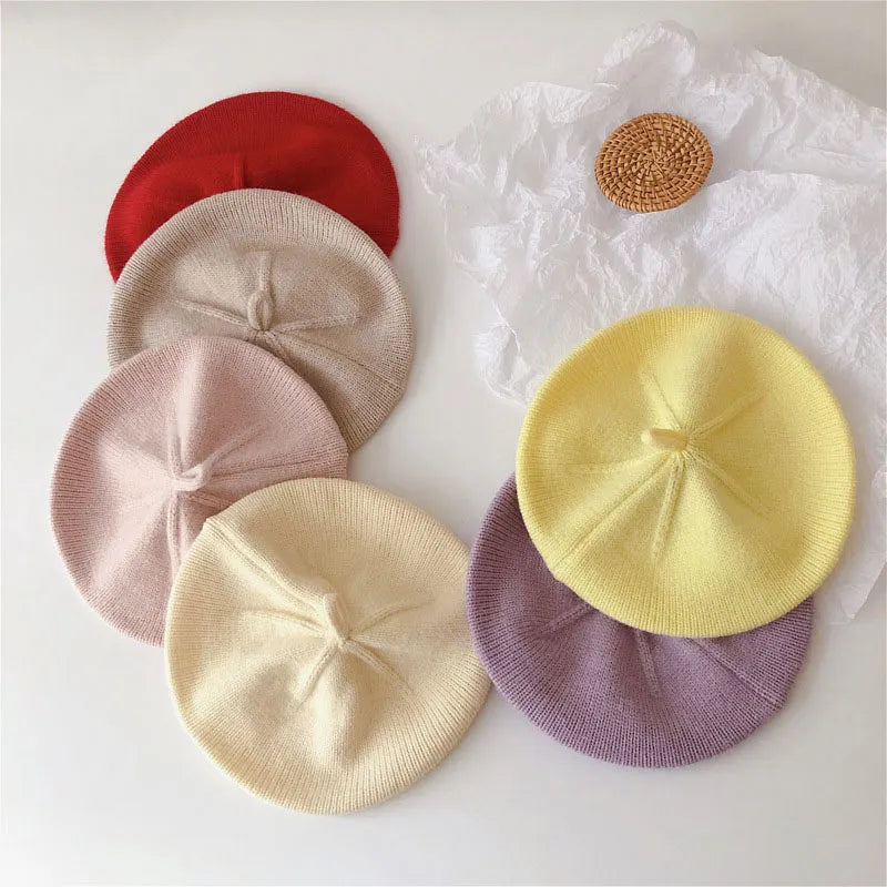 Baby hat: Knitted vintage beret, perfect for keeping warm in fall winter
