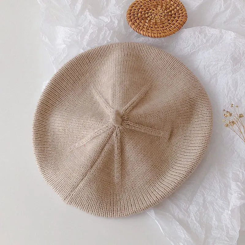 Stylish fall winter knitted beret for toddlers, a cute vintage baby accessory