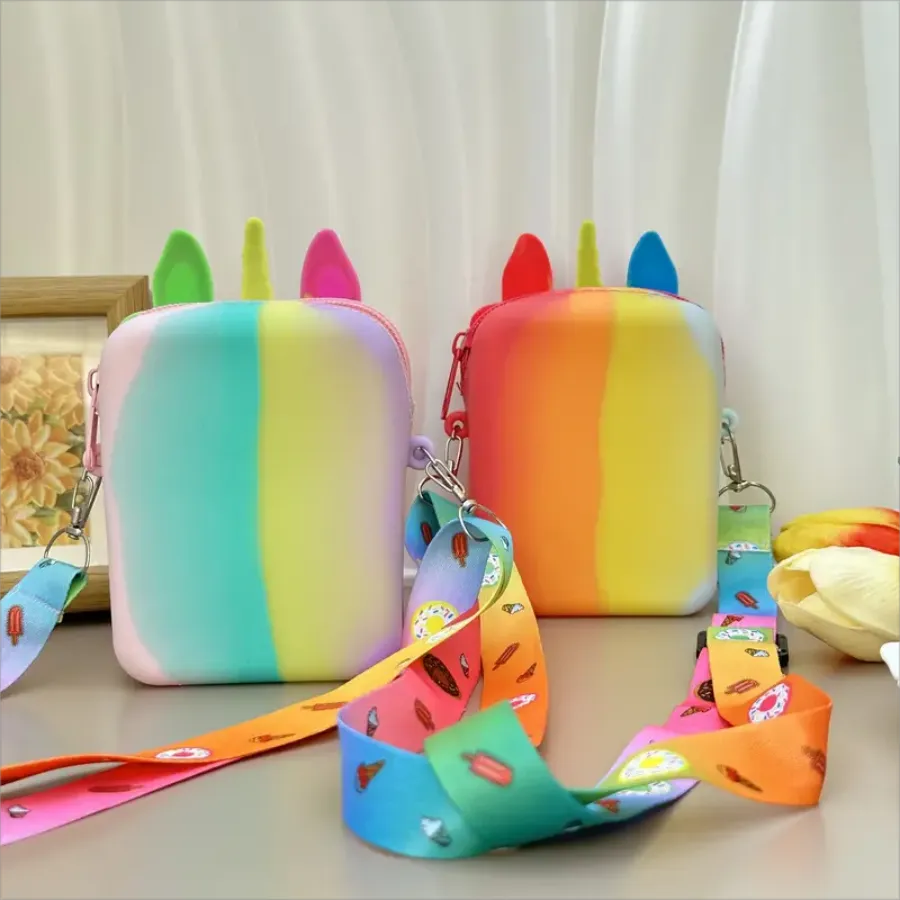 Stylish silicone coin purse in an animal shape, adding fun to outfits