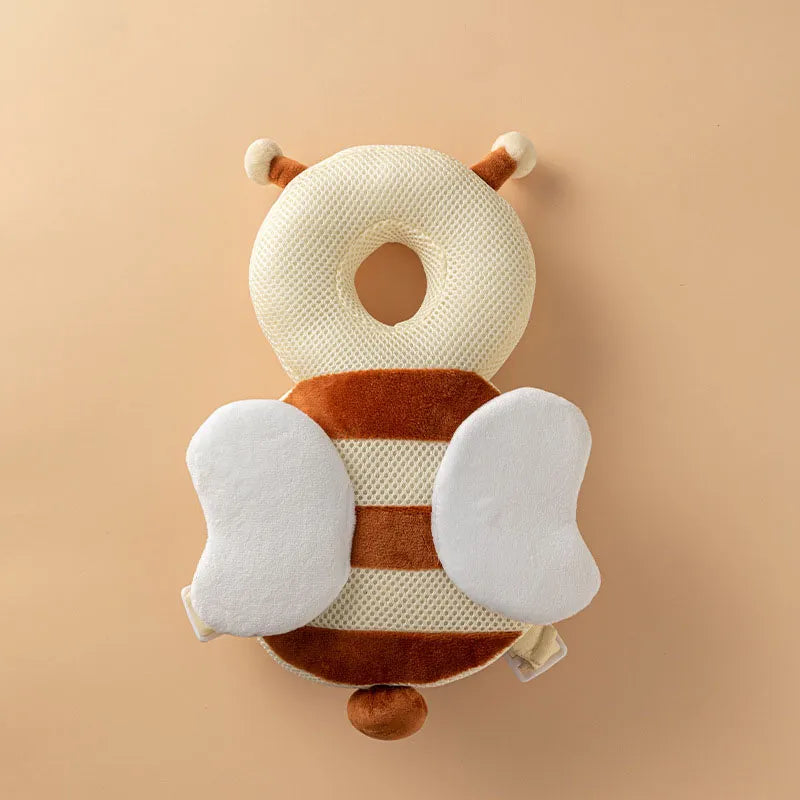 Infant head protection backpack pillow with a giraffe design, comfortable fall prevention