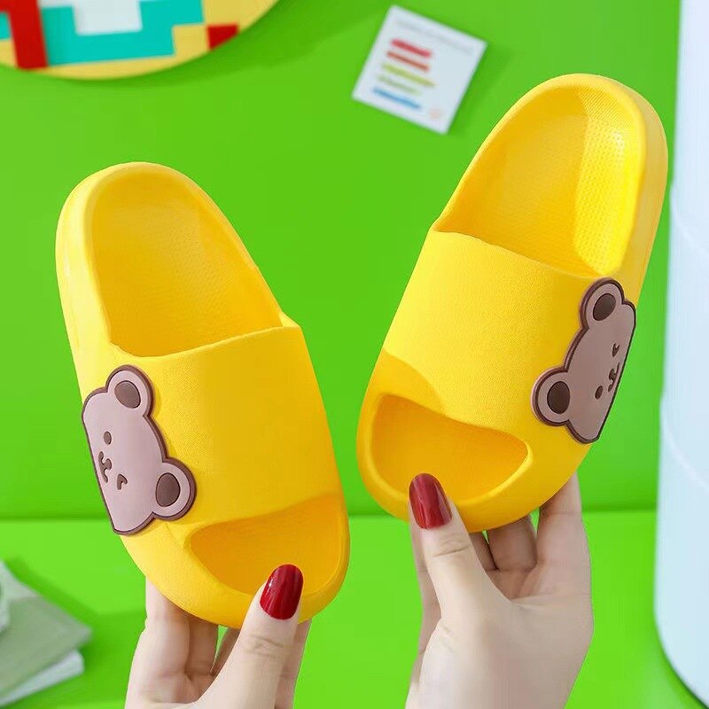 Lightweight children's slippers, anti-slip PVC sole, cute bear design for boys and girls