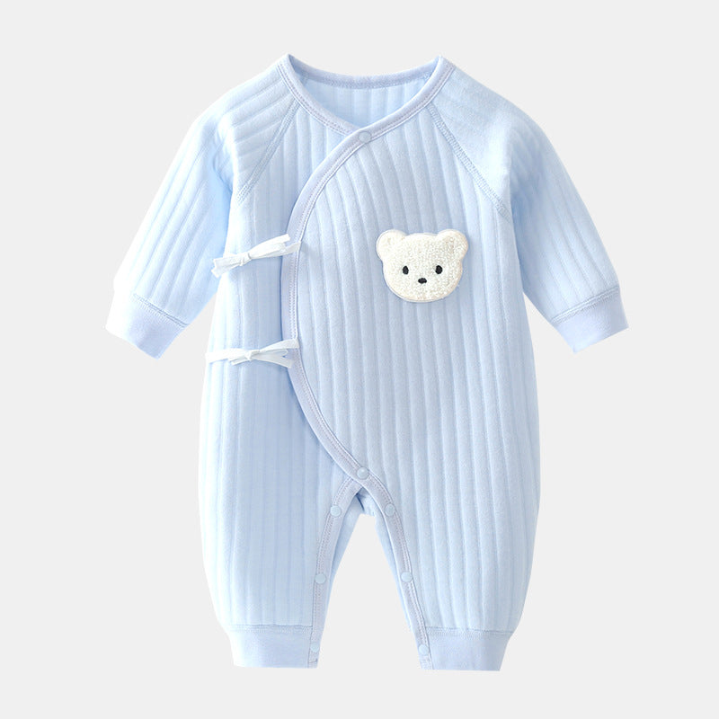 Cute infant bear applique bodysuit for cozy spring & autumn comfort. Soft newborn baby clothes.