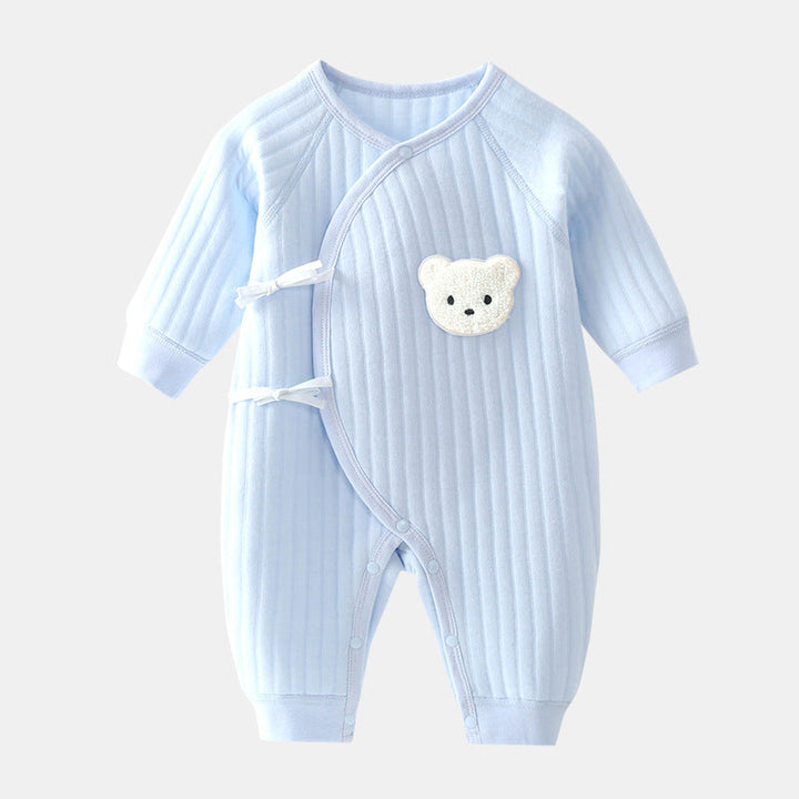 Cute infant bear applique bodysuit for cozy spring & autumn comfort. Soft newborn baby clothes.