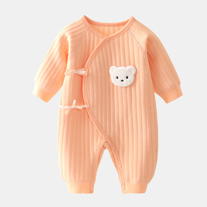 Charming bear applique infant bodysuit for cozy spring & autumn baby comfort. Essential newborn clothes.