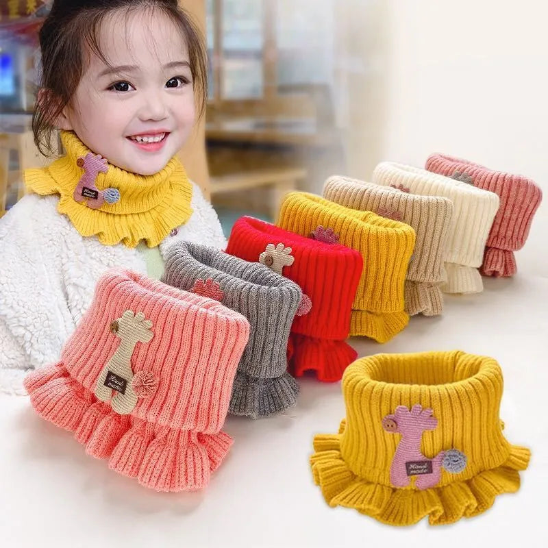 Cute knitted giraffe neck warmer for kids, cozy winter accessory with an adorable pattern.