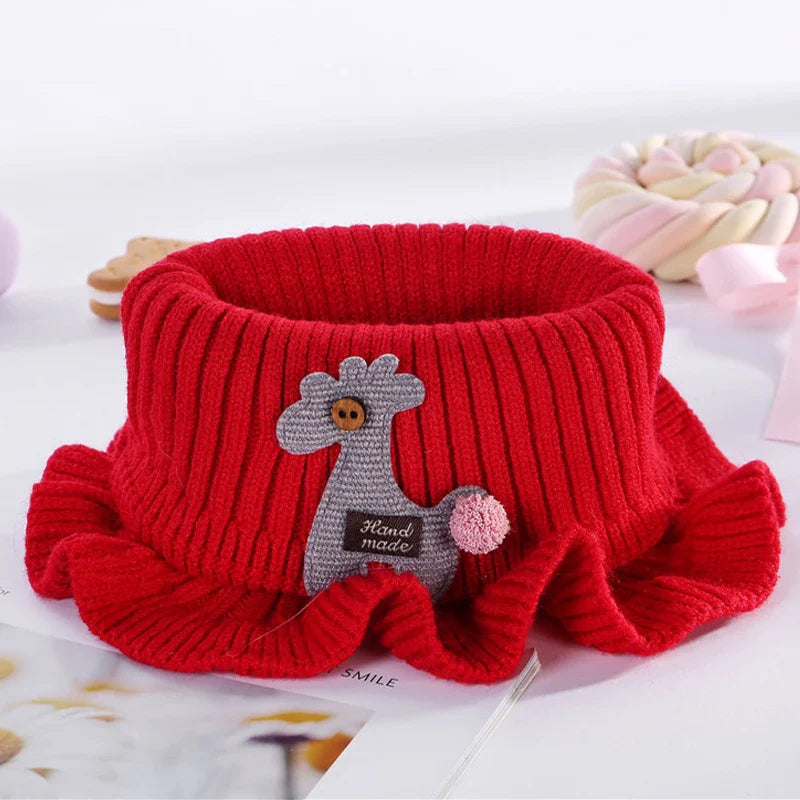 Unisex kids' giraffe neck warmer scarf, ideal for cold weather, soft and comfortable.