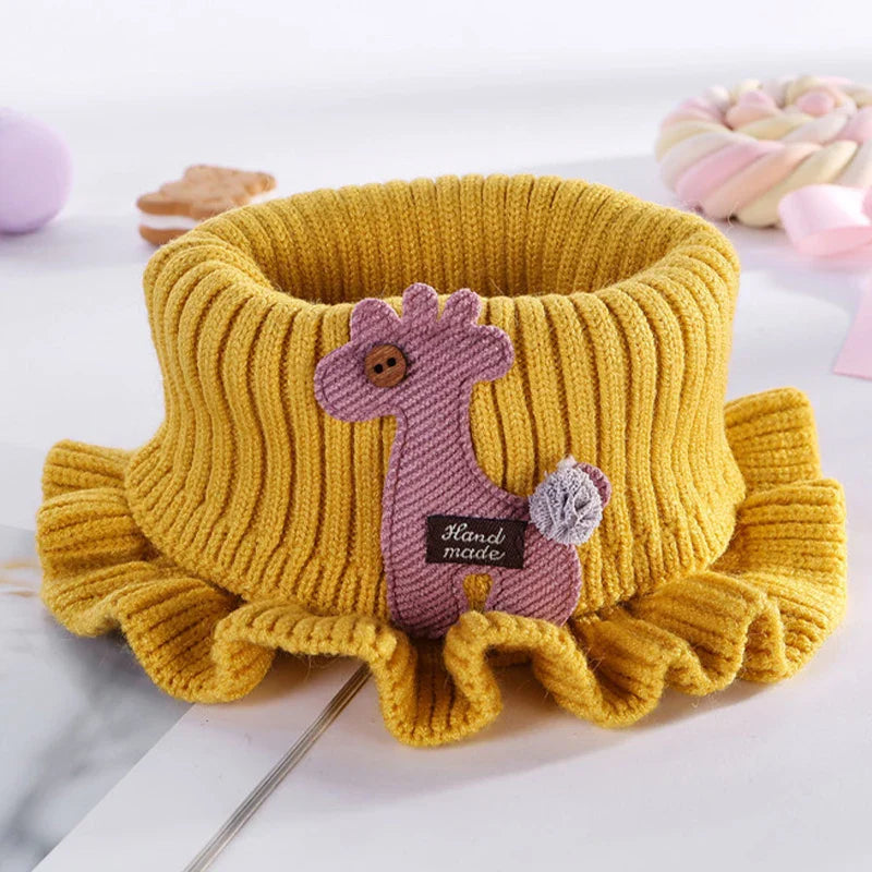 Children's knitted giraffe neck warmer, a warm and fashionable accessory for winter.