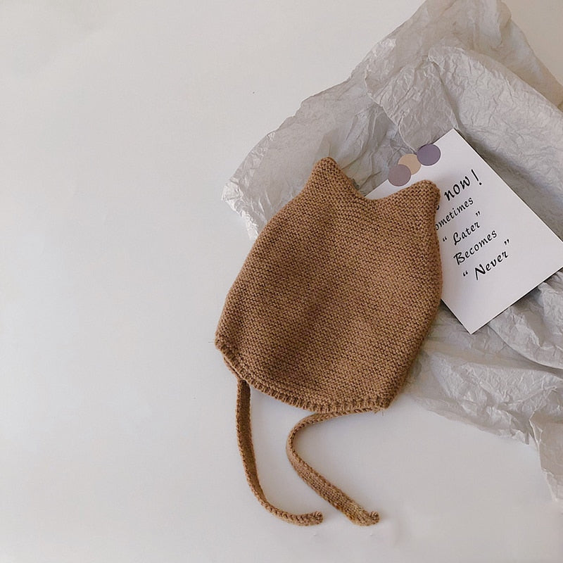 Warm baby crochet hat in soft cotton, ideal for winter wear and children accessories