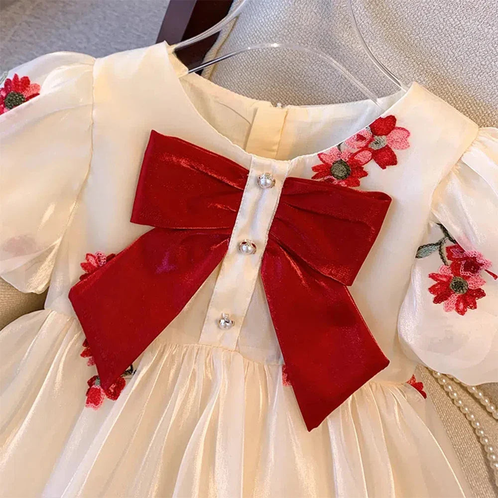 Girls' formal party dress: a lovely beige princess style for toddlers, suitable for summer gatherings.