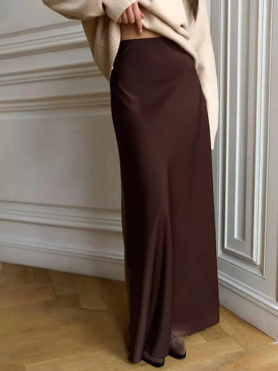 Formal wear long skirt, elegant high-waist and a sophisticated fishtail design.