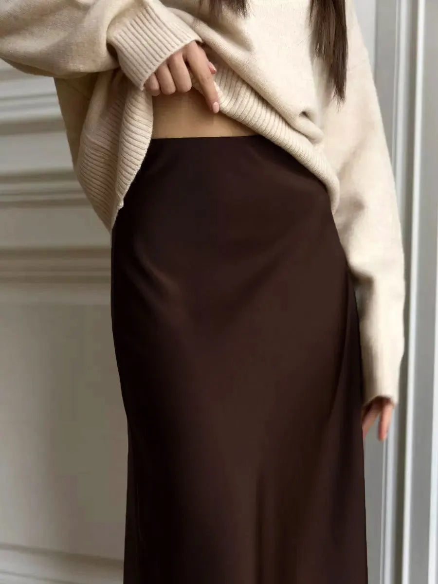 Gala-ready high-waist fishtail maxi skirt for women, showcasing elegance.