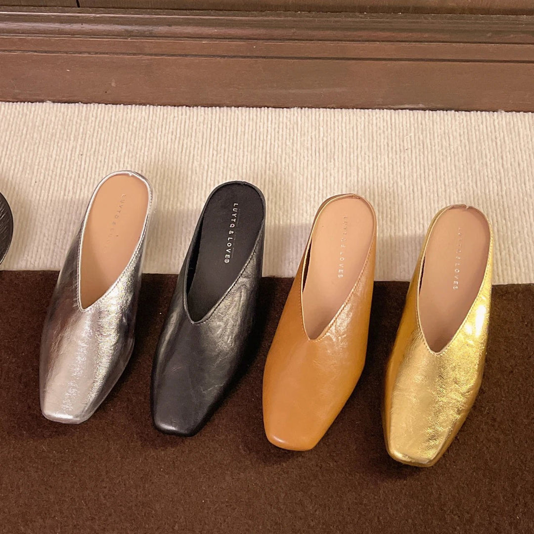 Stylish women's square toe ballet flats, easy slip-on design for effortless versatile everyday style.