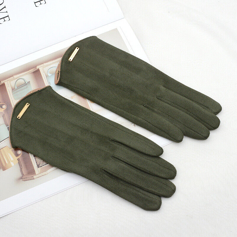 Chic pink women's elegant gloves, ideal for warmth and mobile use.