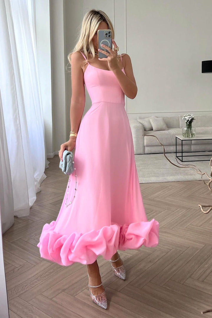 Chic women's scoop-neck maxi wedding guest dress, an elegant and flowy formal wear option for special occasions.