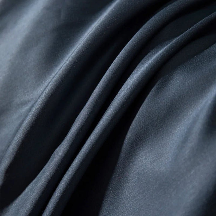 Versatile long-staple cotton fitted sheet, luxurious and breathable, suitable for any elegant bedroom style.