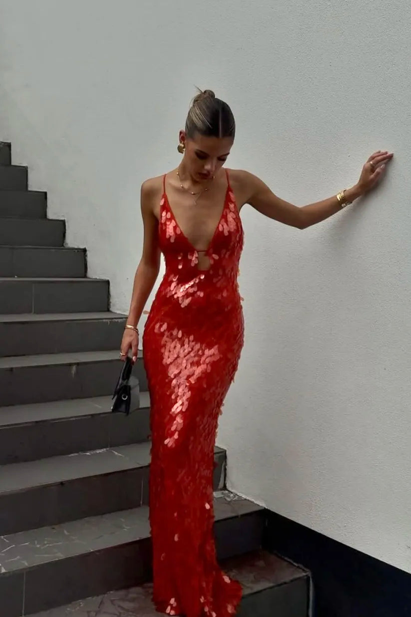 Elegant red V-neck backless homecoming dress for women. Dazzling mermaid formal gown perfect for prom or evening parties.