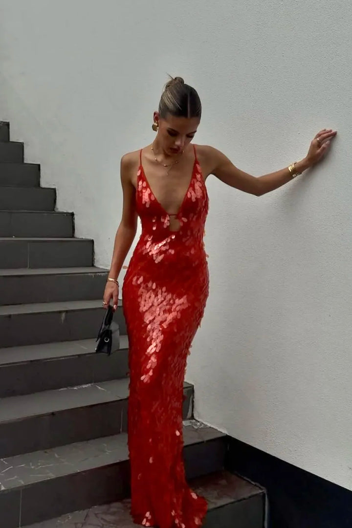 Elegant red V-neck backless homecoming dress for women. Dazzling mermaid formal gown perfect for prom or evening parties.