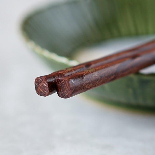 Golden cherry blossom chopsticks set, 5 pairs, an elegant Japanese tableware gift idea for special occasions.