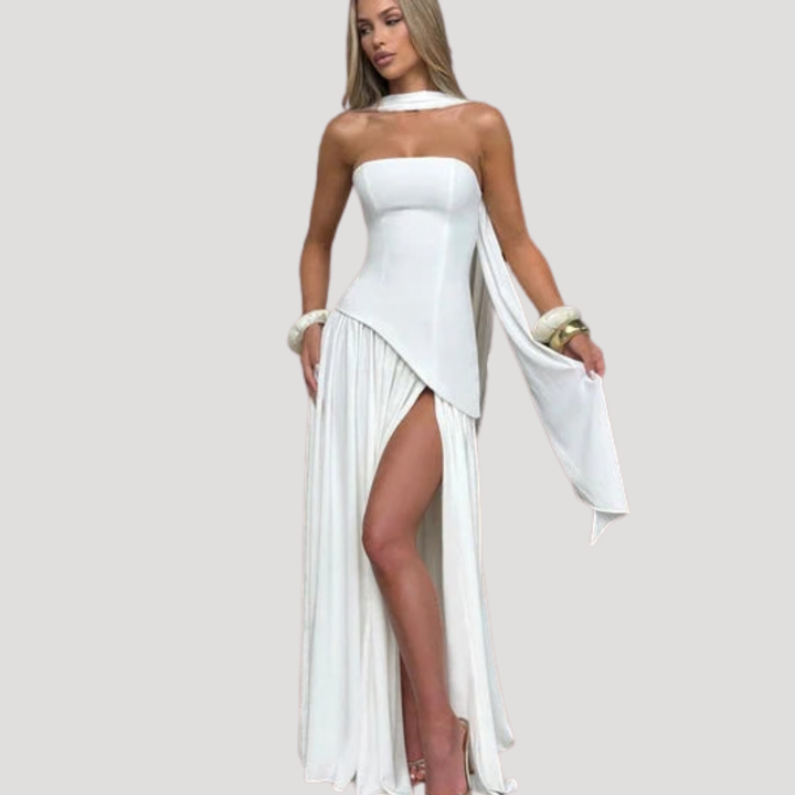 Pleated strapless evening maxi dress, a sophisticated long dress for women's parties.