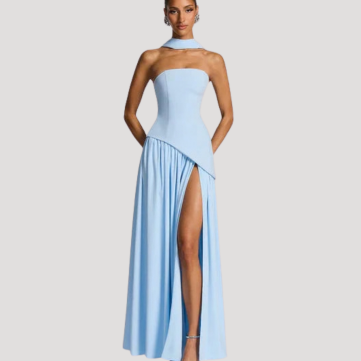 Graceful women's strapless pleated gala dress, ideal for formal evenings.