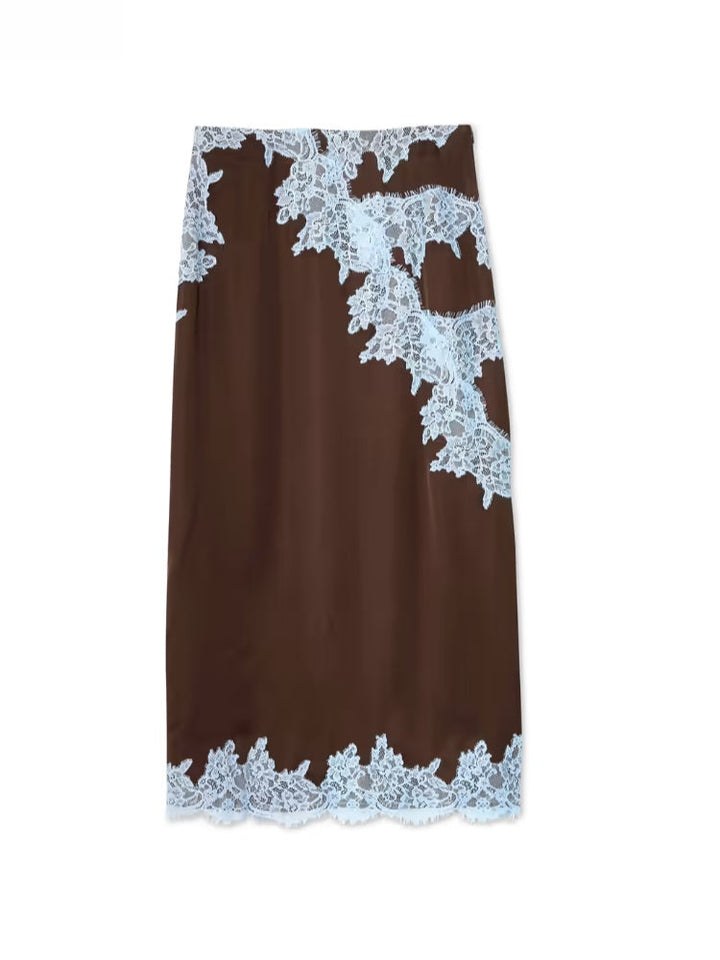 Women's elegant summer maxi dress: brown tie-dye, flowing, halter V-neck, side slit. Ideal for special occasions.