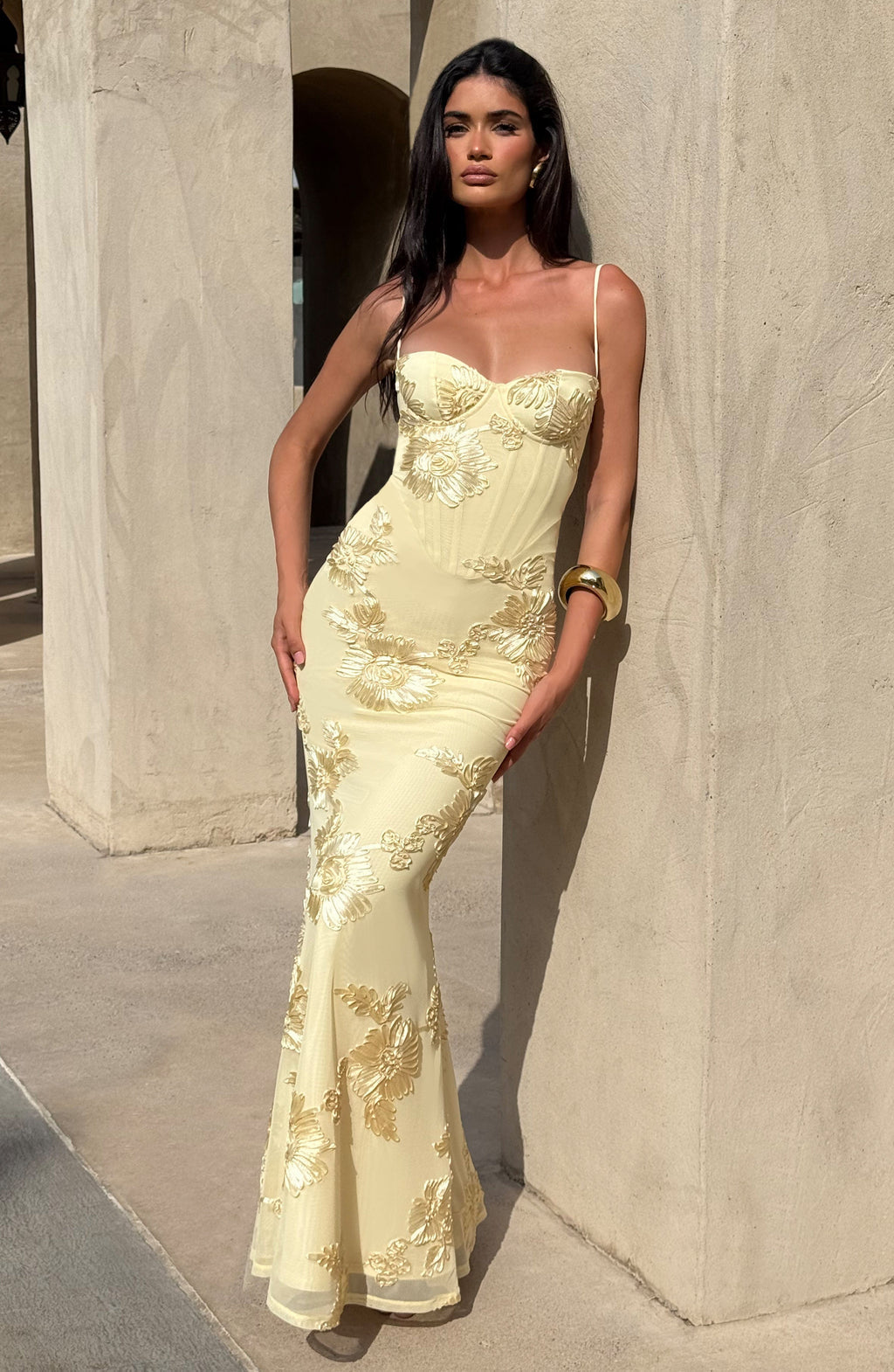 Graceful women's special occasion maxi dress, showcasing a mermaid silhouette and stunning floral details.