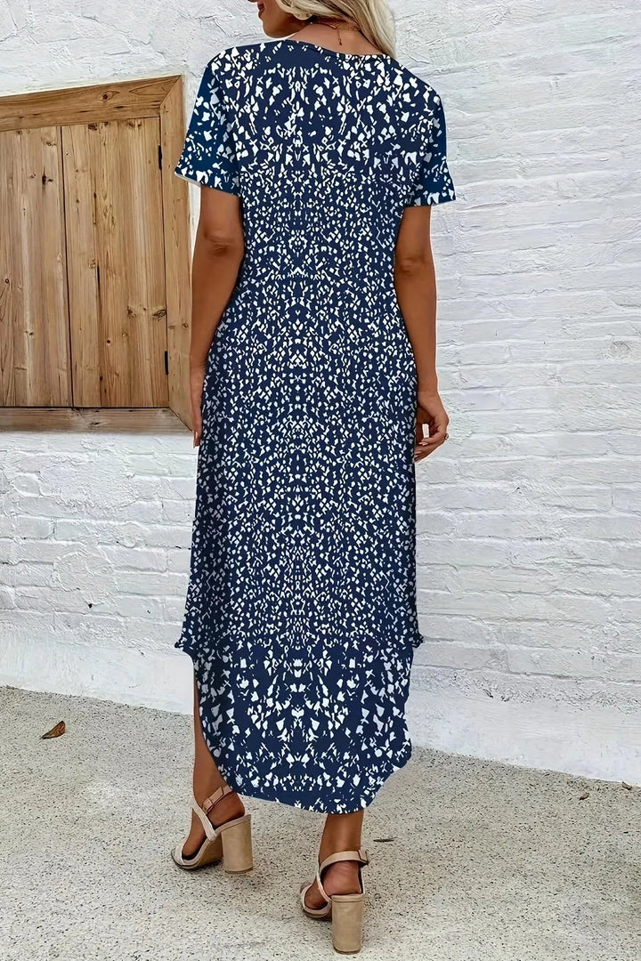 Bohemian floral maxi dress for women, elegant and flowy, ideal for summer parties and special occasions.